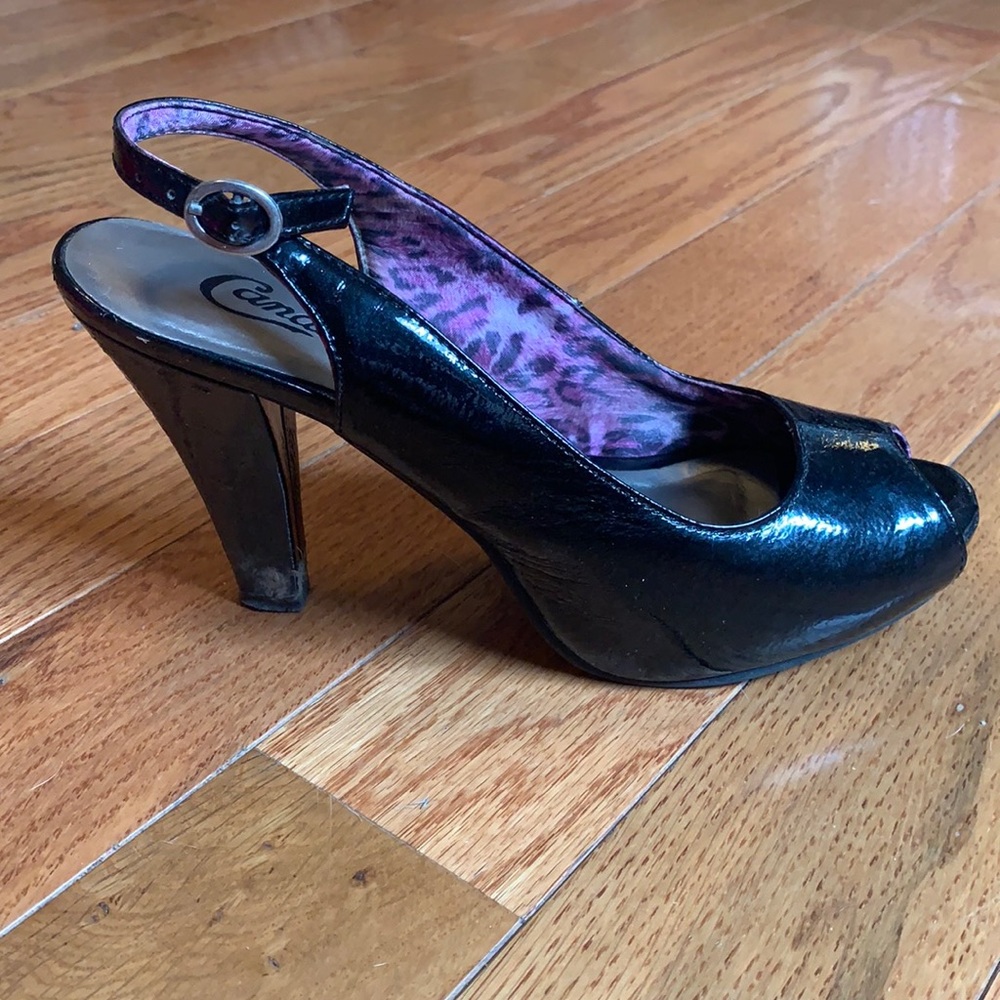 Peep toe heels. Black.